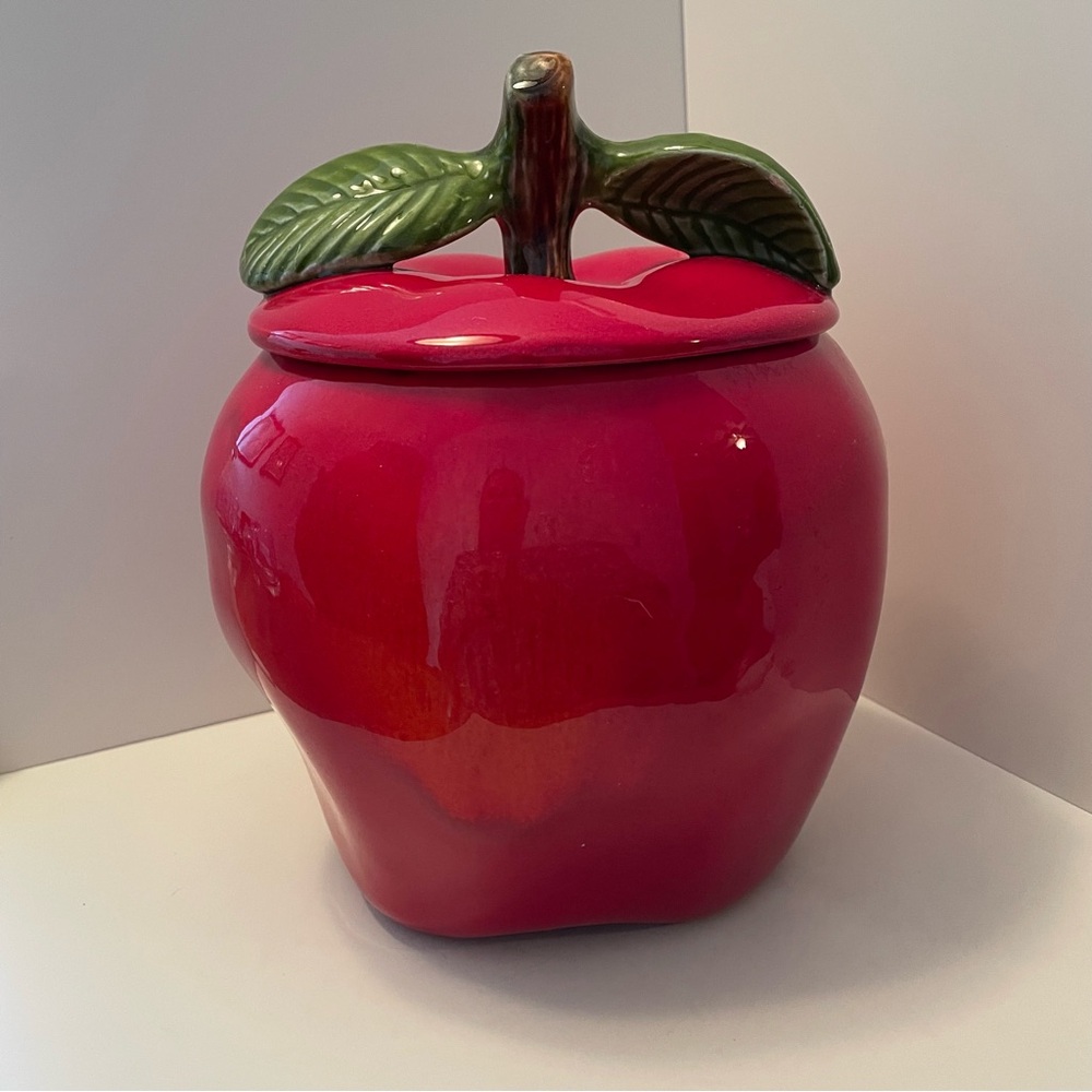 MCM California Pottery Red Delicious Apple‎ Cannister/Cookie Jar #8522